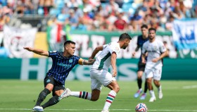 九游体育-马赛迎亚冠关键赛，冲刺阶段防线松动，震撼外界，阵容厚度经受考验 